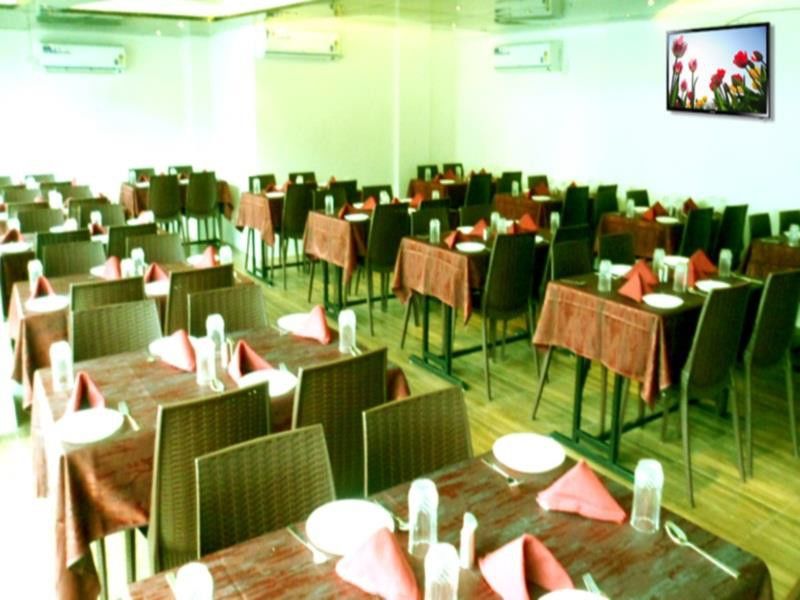 Hotel The Square Nashik Eksteriør billede